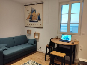 Appartement moderne, vue mer